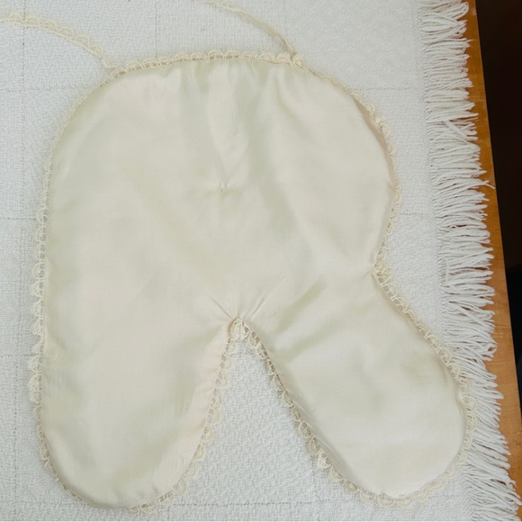 Vintage Handmade NORA Name Letter Banner Garland White with Lace Trim - Picture 5 of 12